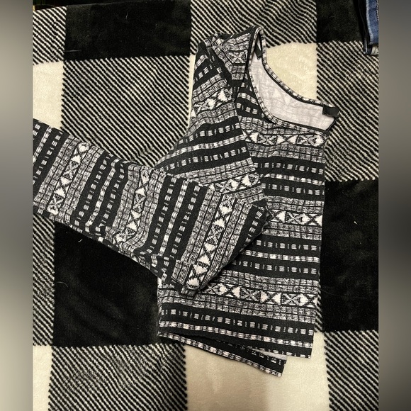 Forever 21 crop top - Picture 2 of 4